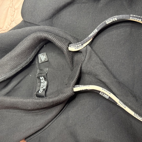GUESS Cropped Hoodie With Colored cords - Picture 2 of 4